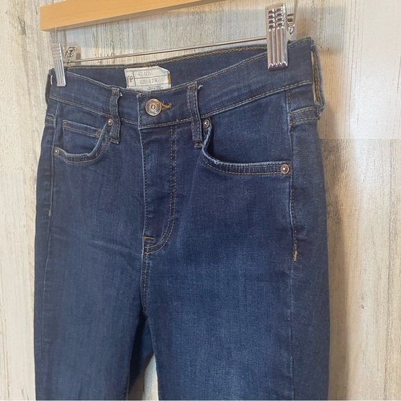 Free People Busted Knee High Rise Ankle Skinny Jeans-Dark Wash sz 27 Distressed - Picture 2 of 6